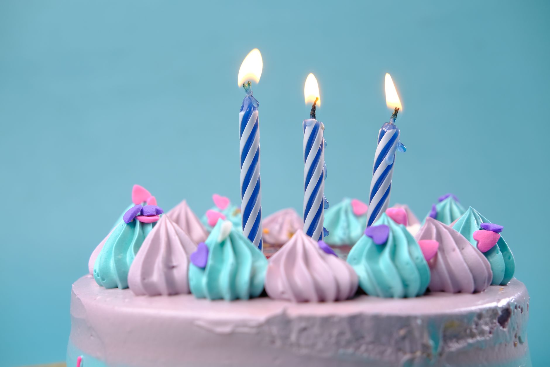 Cake topper et gâteau de fête : les idées qui claquent