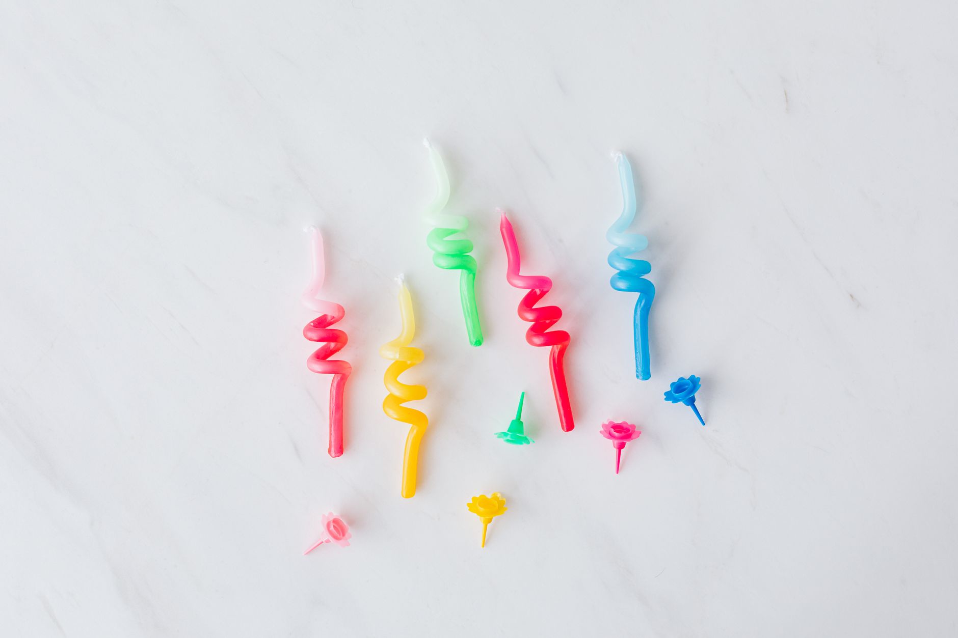 Bougies d’anniversaire : magiques, chiffres ou étincelantes